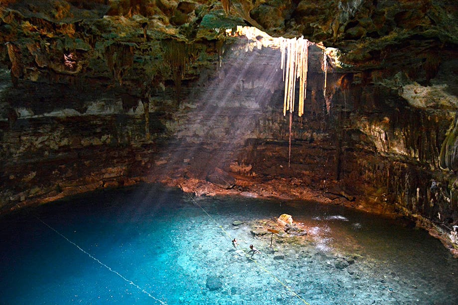 Cenote Maya en México