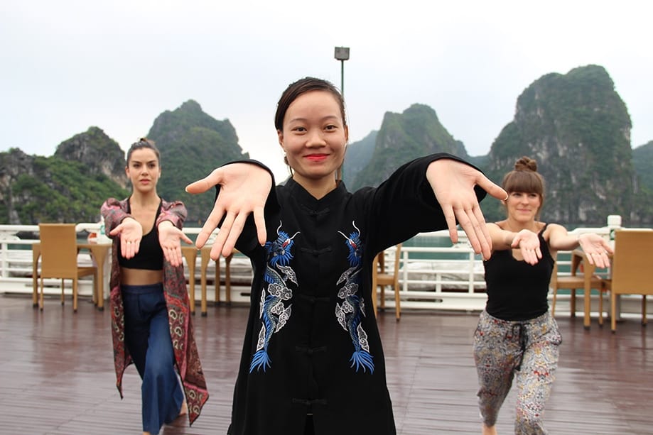 amanecer en la bahía de halong | Rojo Cangrejo blog de viajes